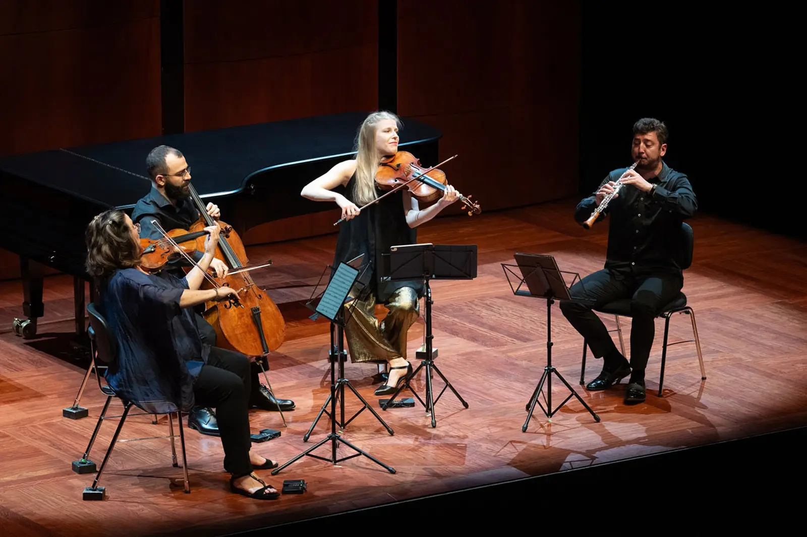 Mitglieder des Orchesters spielen Kammermusik
