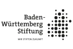 Logo der Baden-Württemberg Stiftung mit Punkten, die die Form des Bundeslandes nachbilden. Der Slogan lautet: "Wir stiften Zukunft".